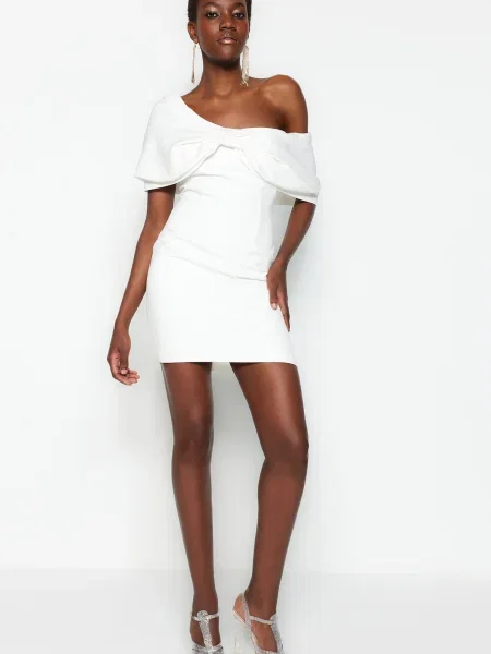 Sukienka wieczorowa Trendyol szara