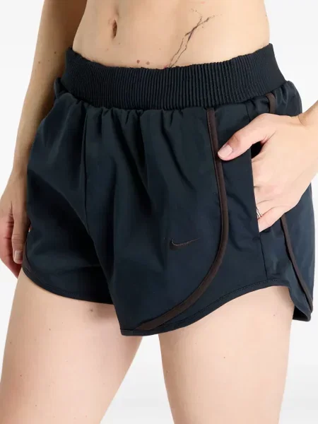 Curea Nike cu glugă cu tepi cu model floral alb