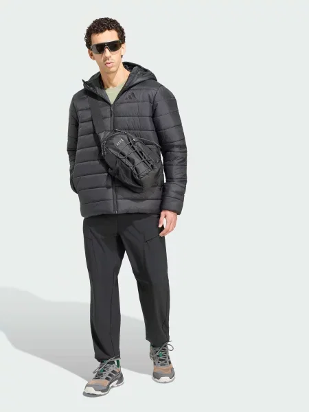 Демисезонная куртка Adidas черная