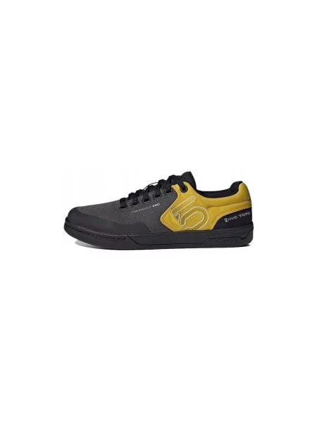 Pantofi Adidas