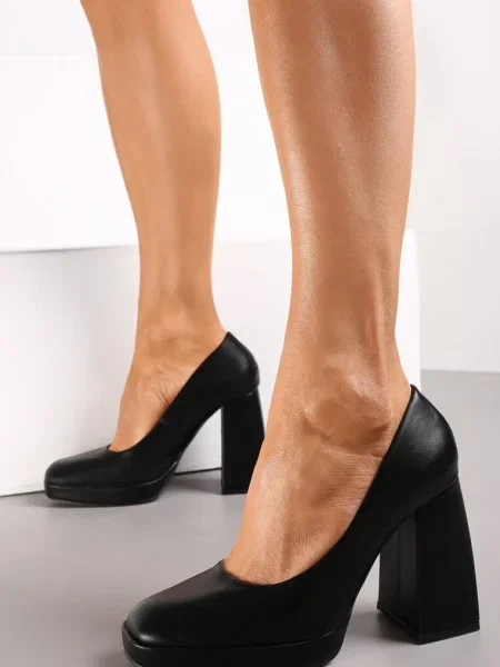 Sandale cu bot pătrat și geometric Evelyna negre