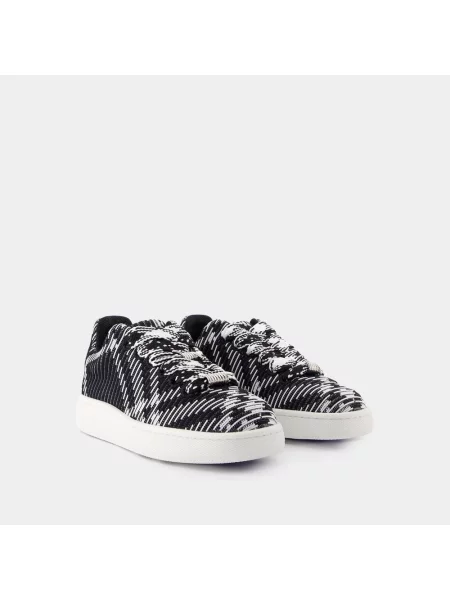 Sneakersy Burberry skórzane w kratę czarne