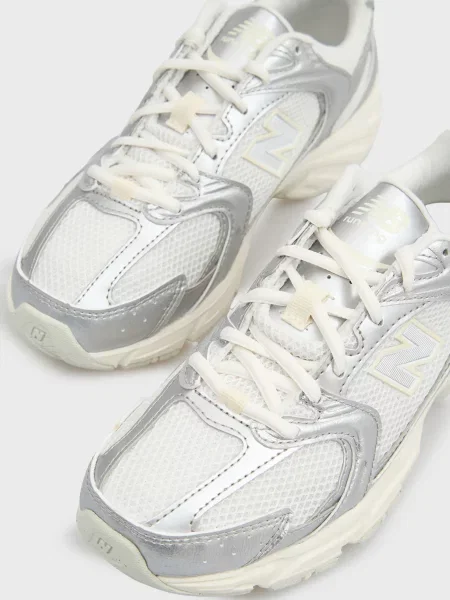 Кожаные кроссовки New Balance 530