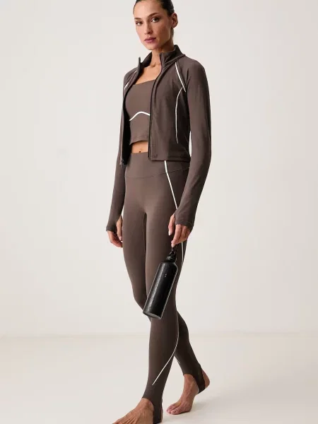 Under Armour top pentru yoga pentru femei Meridian Contour maro