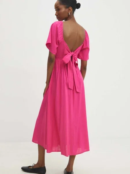 Answear Lab sukienka z lnem midi rozkloszowana różowy