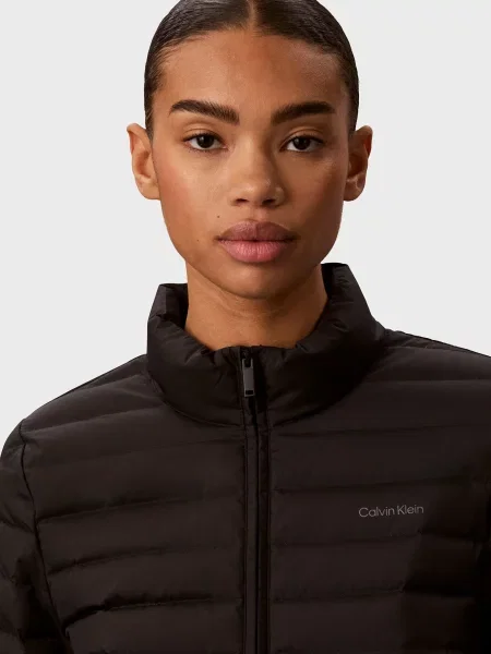 Короткий компактный пуховик Calvin Klein черный