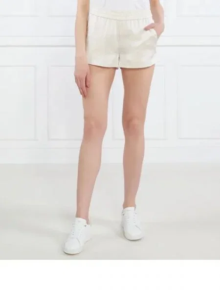 Pantaloni scurți