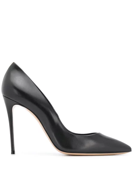 Pantofi cu toc Casadei cu vârf ascuţit negru