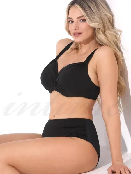 Купальник с уплотнённой чашкой плавки слип