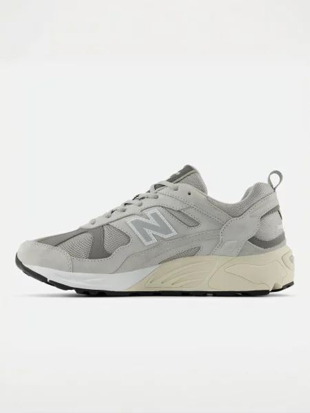 Замшевые повседневные кроссовки New Balance серые