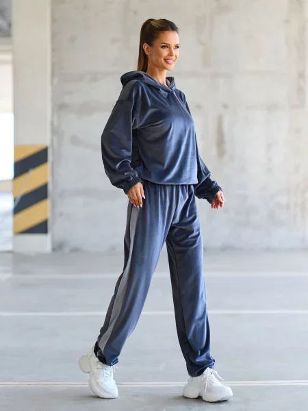 Велюровый спортивный костюм Issa Plus серый