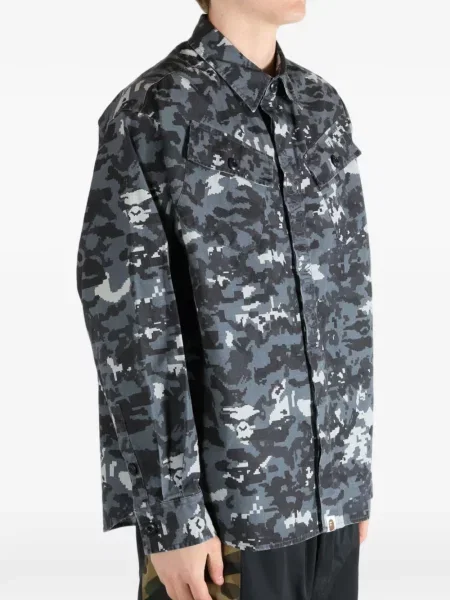 Cămașă A Bathing Ape® cu imagine cu model camuflaj negru