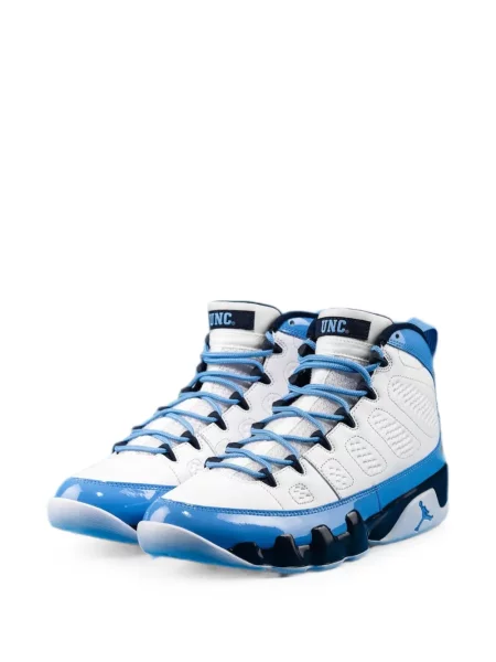 Sneakerși Jordan retro alb