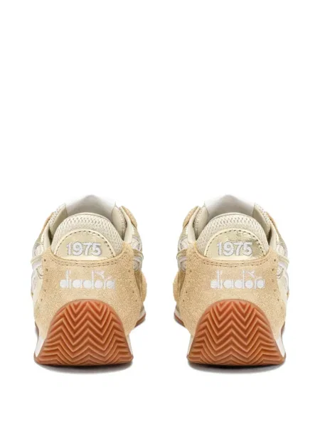 Sneakerși Diadora auriu