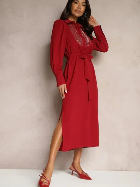 Koszulowa Sukienka Ozdobiona Koralikami Cekinami i Tidanis bordowa