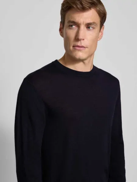 Sweter z dzianiny z wełny merino model ‘Dale’ Carl Gross granatowy