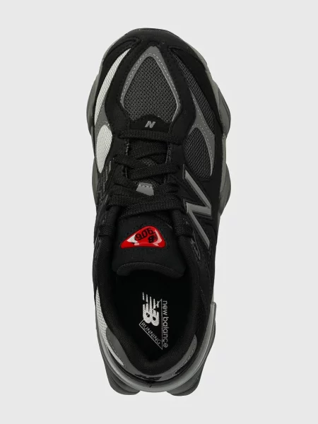 Маратонки New Balance черно
