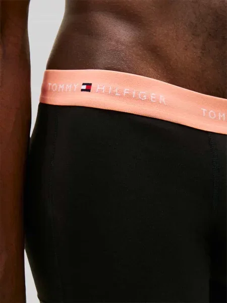 Obcisłe bokserki o kroju regular fit z mieszanki bawełny w zestawie 3 szt. Tommy Hilfiger czarne