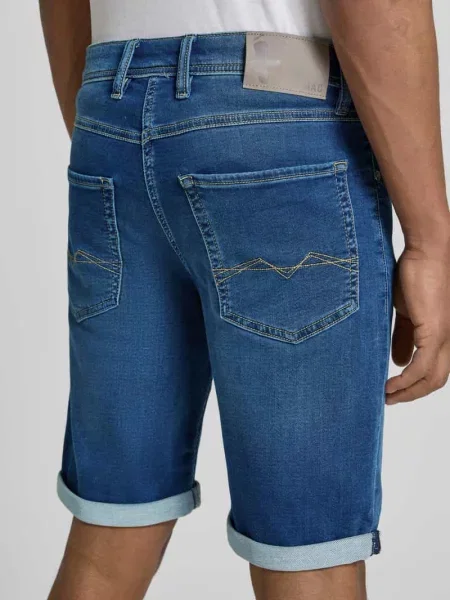 Bermudy o kroju regular fit w optyce denimu Mac niebieskie