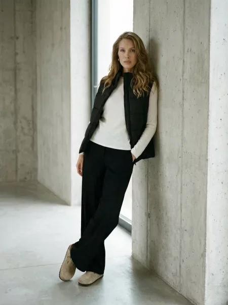 Утеплений жилет Seventeen чорний