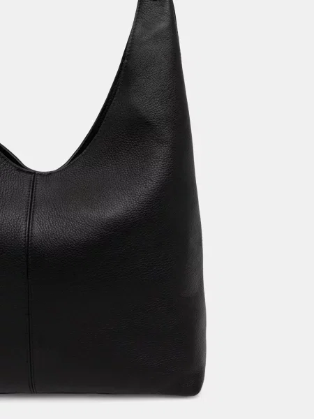 Calvin Klein Válltáskák fekete