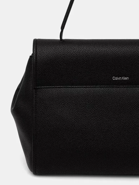 Calvin Klein Torebka Emblem Hw Pebble Satchel czarny