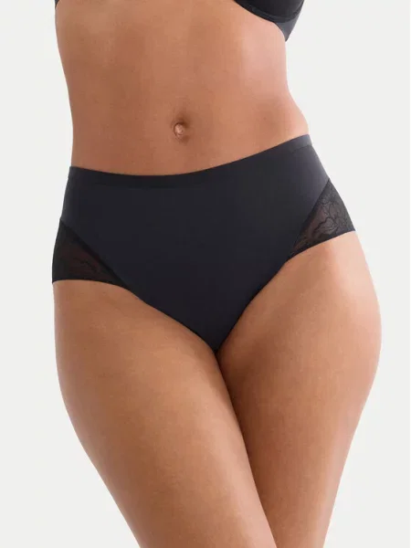 Triumph Klasikinės kelnaitės aukštu juosmeniu Comfort Contour juoda