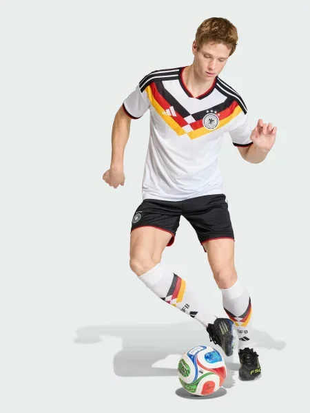 Переработанный футболка Adidas белая