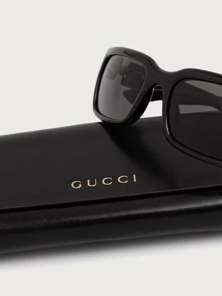 Солнцезащитные очки Gucci