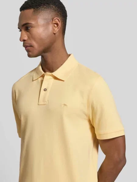 Koszulka polo o kroju regular fit z wyhaftowanym logo Fynch-hatton żółte