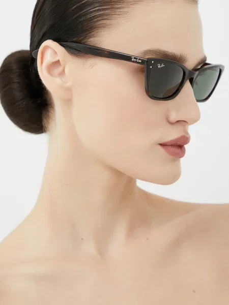 Слънчеви очила Ray-Ban кафяво