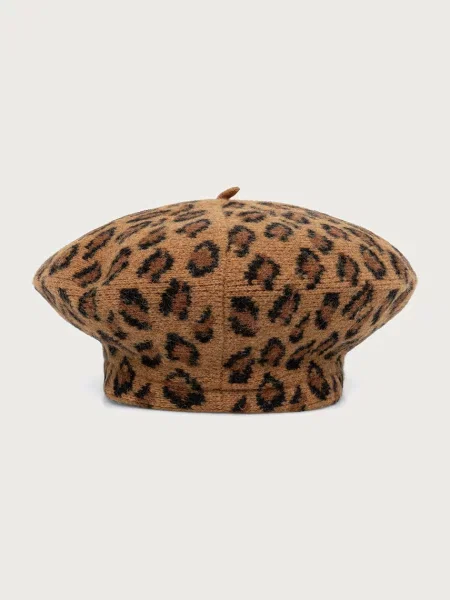 Căciulă New Era de lână cu model leopard maro