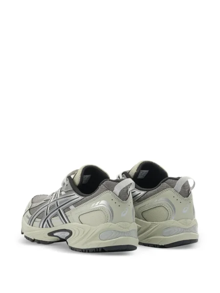 Sneakerși Asics gri