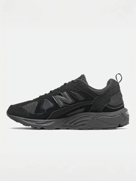 Замшевые повседневные кроссовки New Balance черные