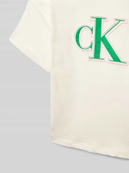 T-shirt o pudełkowym kroju z nadrukiem z logo Calvin Klein Jeans