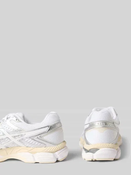 Sneakersy z amortyzującą profilowaną podeszwą Asics białe