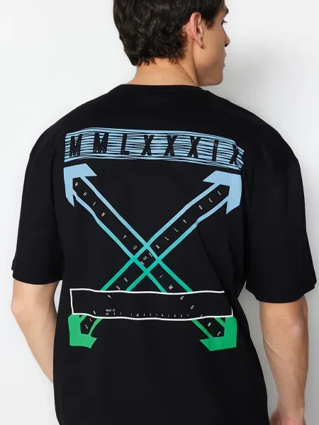 Tricou Trendyol cu imagine cu mâneci scurte cu decolteu rotund negru