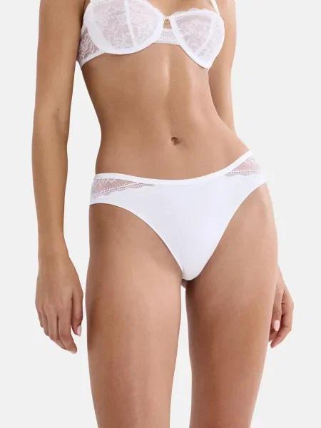 Triumph Chilot brazilian Comfort Allure alb