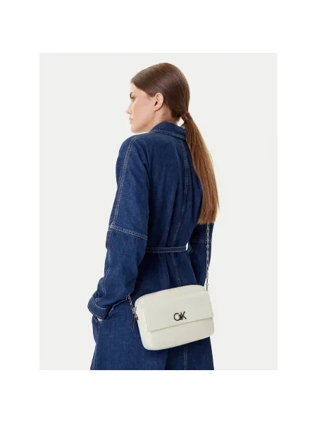 Чанта Calvin Klein бежово