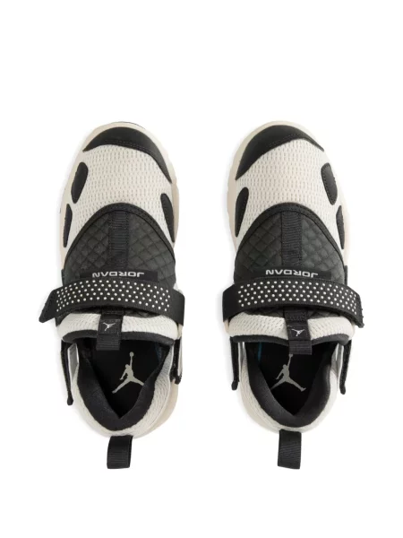 Sneakerși Jordan