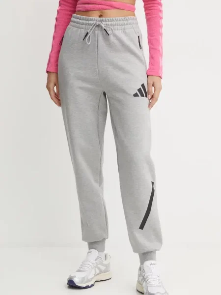Спортен панталон adidas ZNE с принт сиво