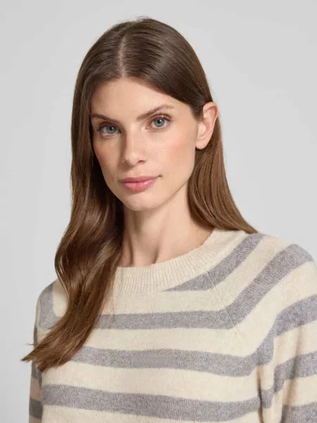 Sweter z dzianiny o kroju regular fit z raglanowymi rękawami model ‘DOFFY’ Vero Moda