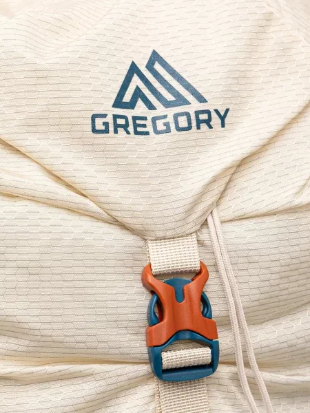 Gregory Nano 16 l kréta fehér városi hátizsák. Méret: 16 l bézs