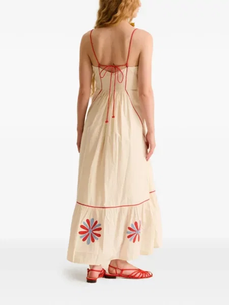 Rochie Carolina K cu model floral cu aplicații