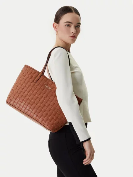 Torbica Guess Sandy smeđa
