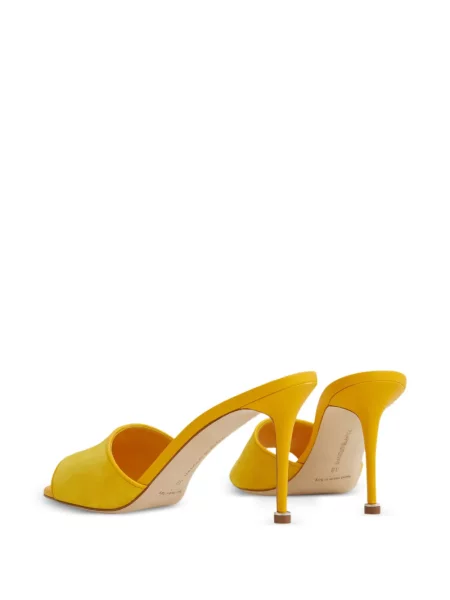 Сандали Manolo Blahnik жълто