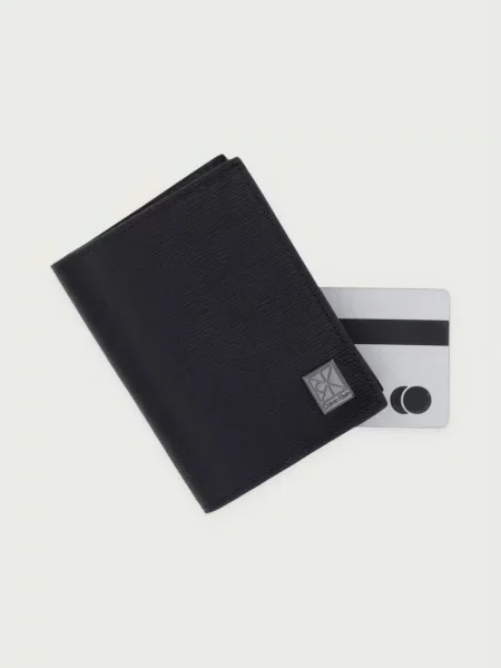 Calvin Klein Pénztárca Emblem Hw N/S Billfold W/ Coin fekete