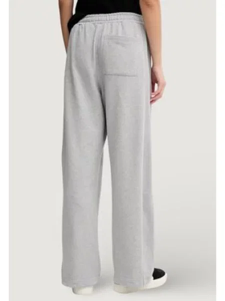 Tepláky Calvin Klein Jeans sivá