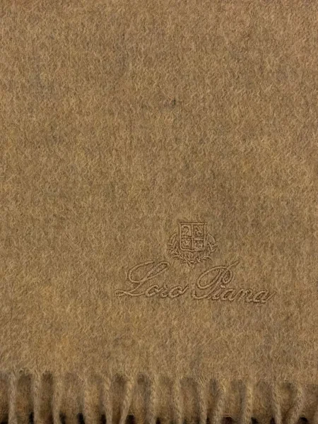 Fular Loro Piana cu franjuri