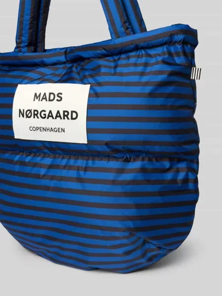 Torebka z przeszyciami i detalem z logo Mads Norgaard